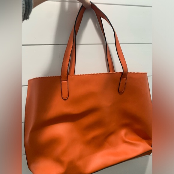 Neiman Marcius,  Orange carry all tote bag. - Picture 6 of 10
